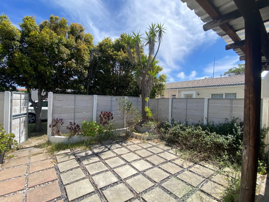 2 Bedroom Property for Sale in Table View Western Cape